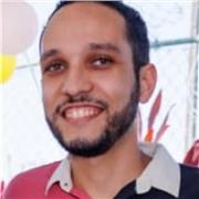 Formado em Física pela UFF dá aulas de Física para ensino superior e médio e Matemática para ensino fundamental e médio